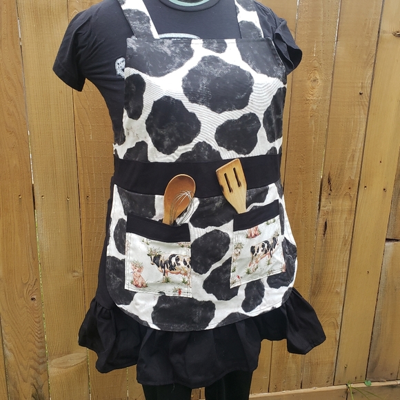 Cow Print Handmade Apron with Ruffles C1 - Picture 8 of 8